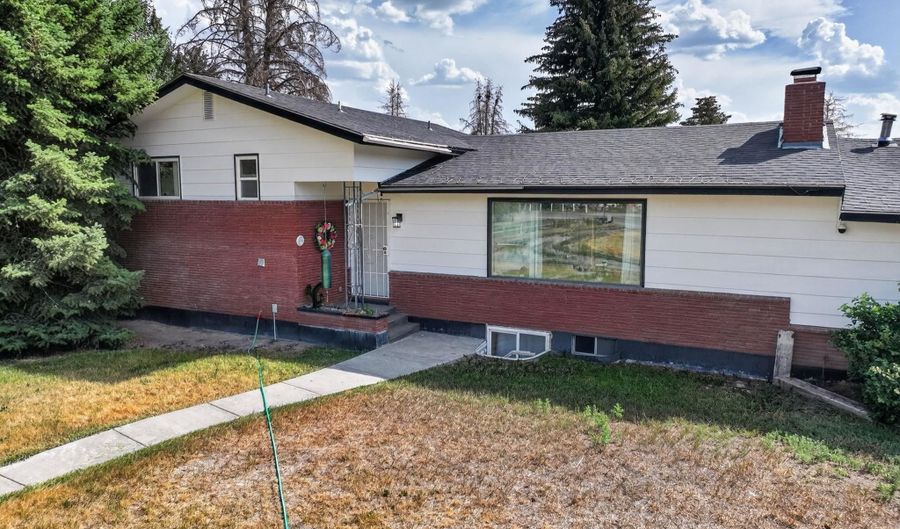 415 Sunset Dr, Arco, ID 83213 - 3 Beds, 3 Bath