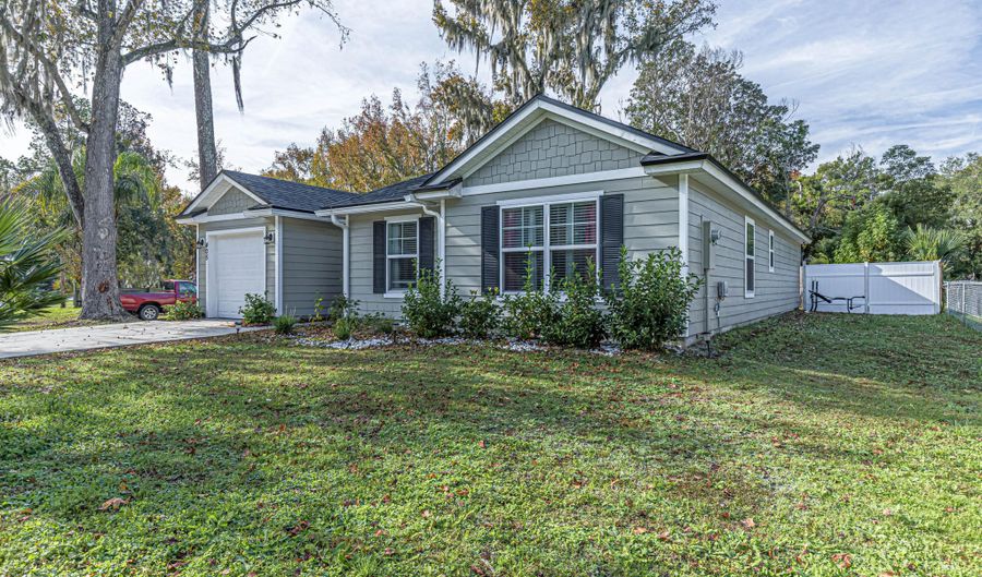 405 MELROSE Ave, Green Cove Springs, FL 32043 - 4 Beds, 2 Bath