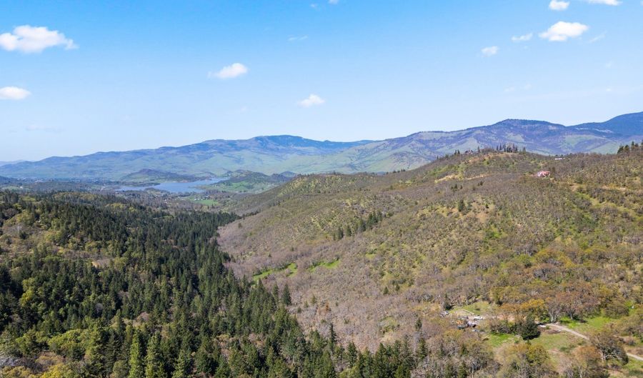 3729 OLD HIGHWAY 99, Ashland, OR 97520 - 3 Beds, 4 Bath