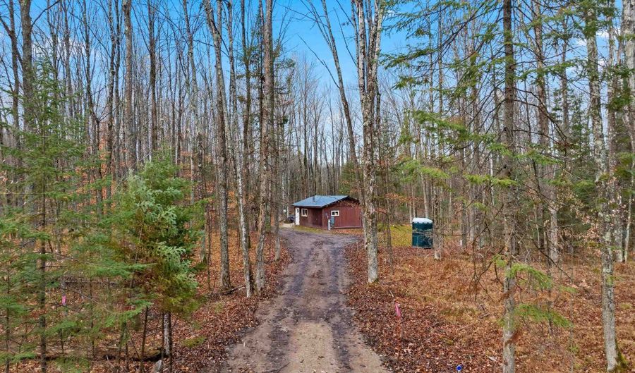 W5065 BEAR PAW Road, Amberg, WI 54102 - 1 Beds, 1 Bath