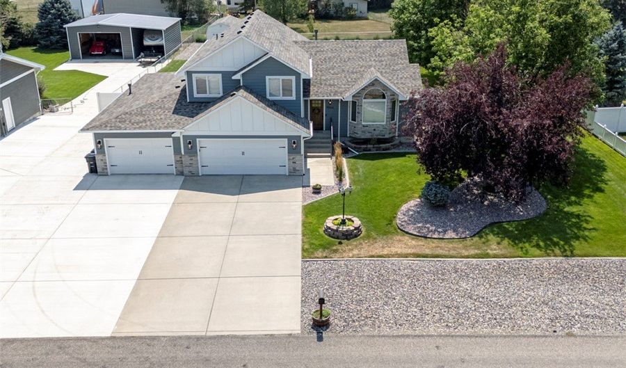 9044 Snow Water Dr, Billings, MT 59101 - 5 Beds, 3 Bath