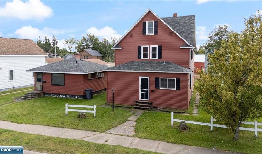 213 215 W 4th Ave, Aurora, MN 55705 - 4 Beds, 3 Bath