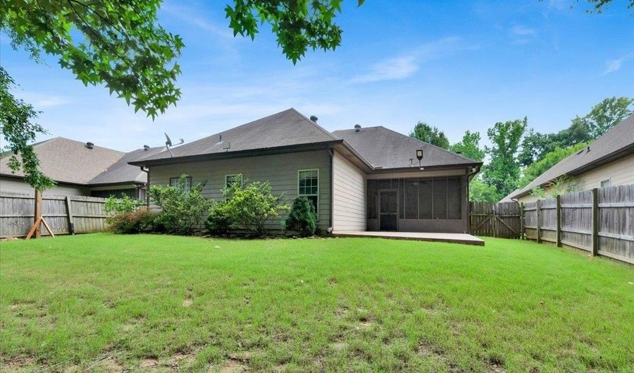 1131 EAGLE Dr, Maylene, AL 35114 - 3 Beds, 2 Bath