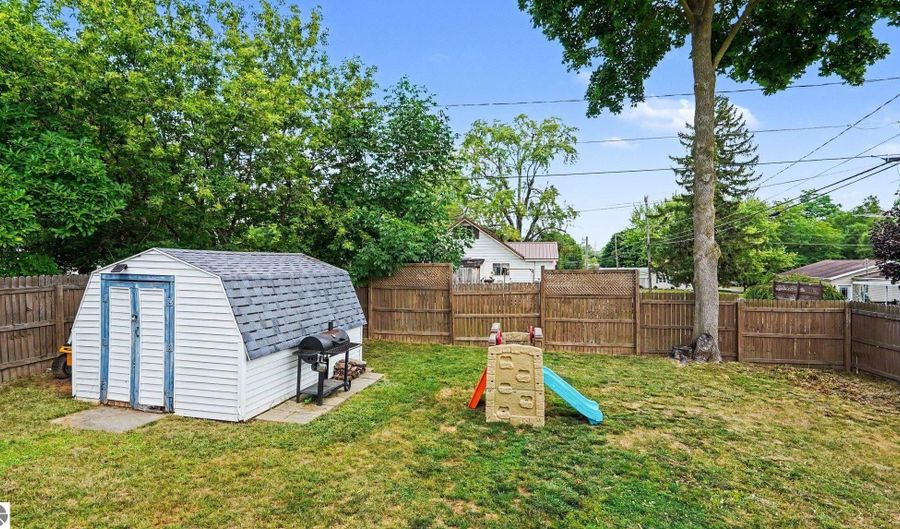 110 Crane St, Alma, MI 48801 - 3 Beds, 2 Bath