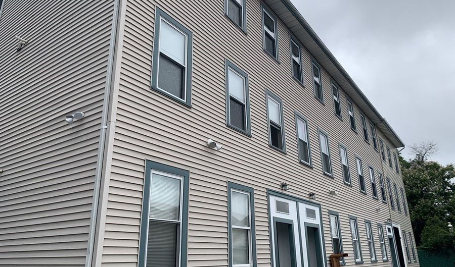 8 Humboldt Pl 1, Boston, MA 02127 - 2 Beds, 1 Bath