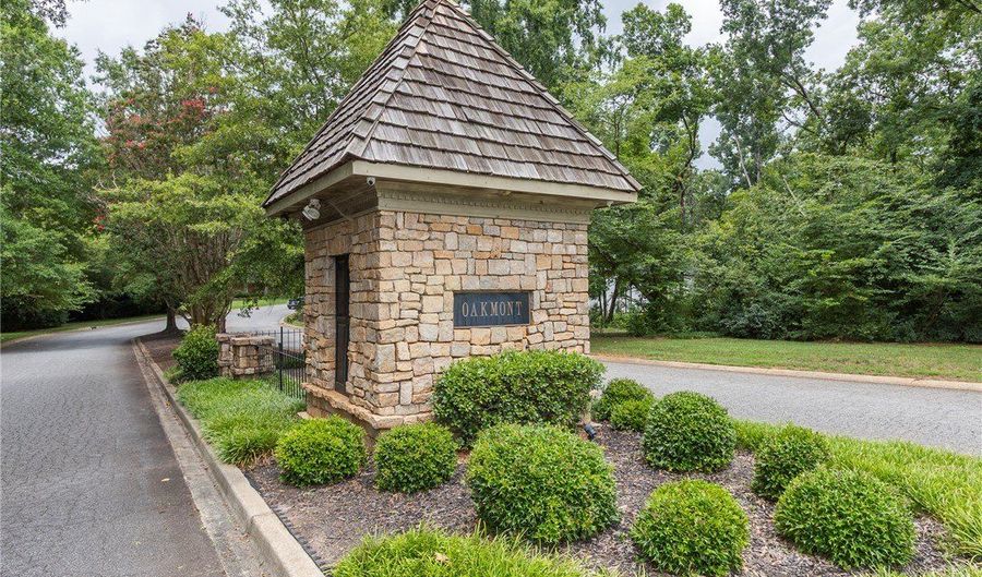 306 Oakmont Dr, Anderson, SC 29621 - 4 Beds, 4 Bath