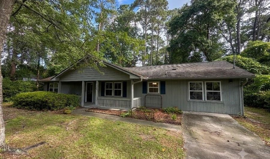 2505 Hermitage Rd, Beaufort, SC 29902 - 3 Beds, 2 Bath