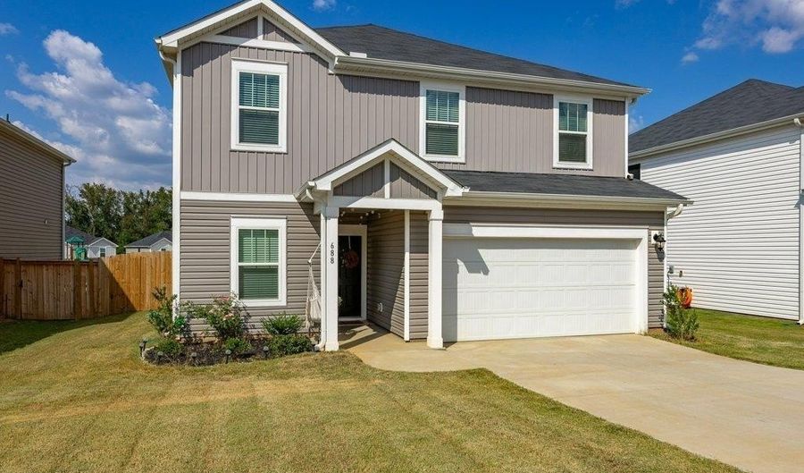 688 Grays Creek Rd, Spartanburg, SC 29303 - 4 Beds, 3 Bath