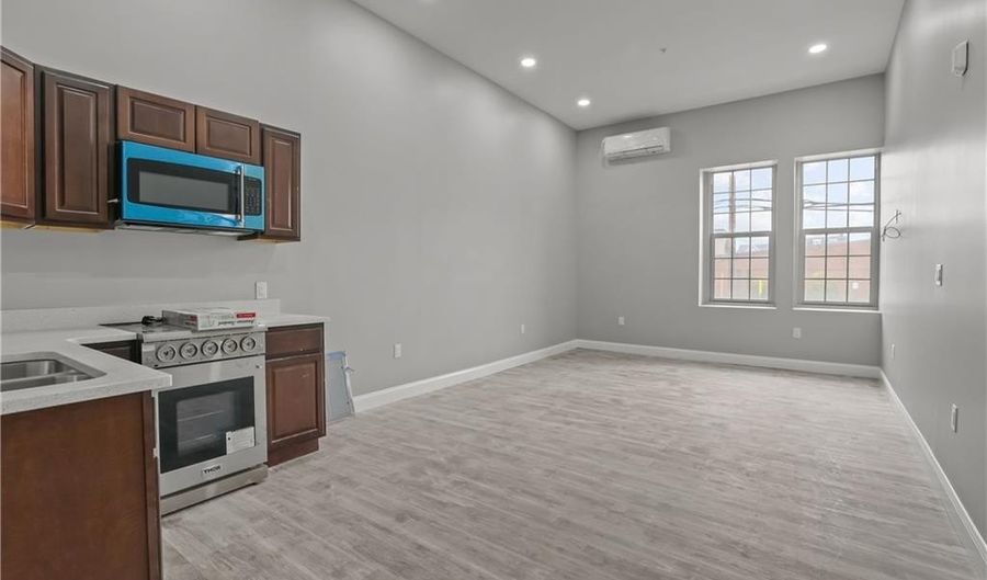 387 Broad St 1, Central Falls, RI 02863 - 1 Beds, 1 Bath