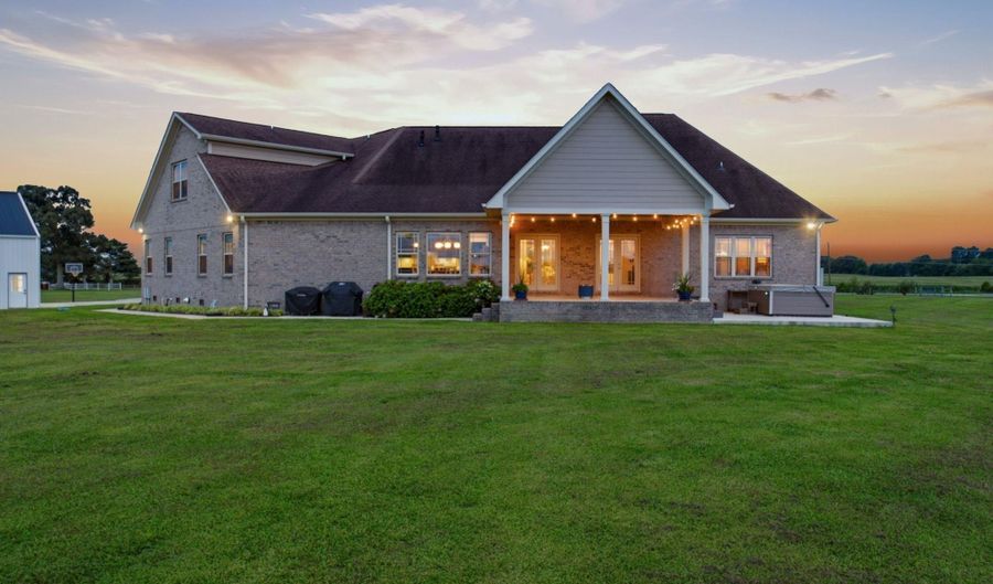 13516 Pulaski Pike, Ardmore, AL 35739 - 4 Beds, 4 Bath