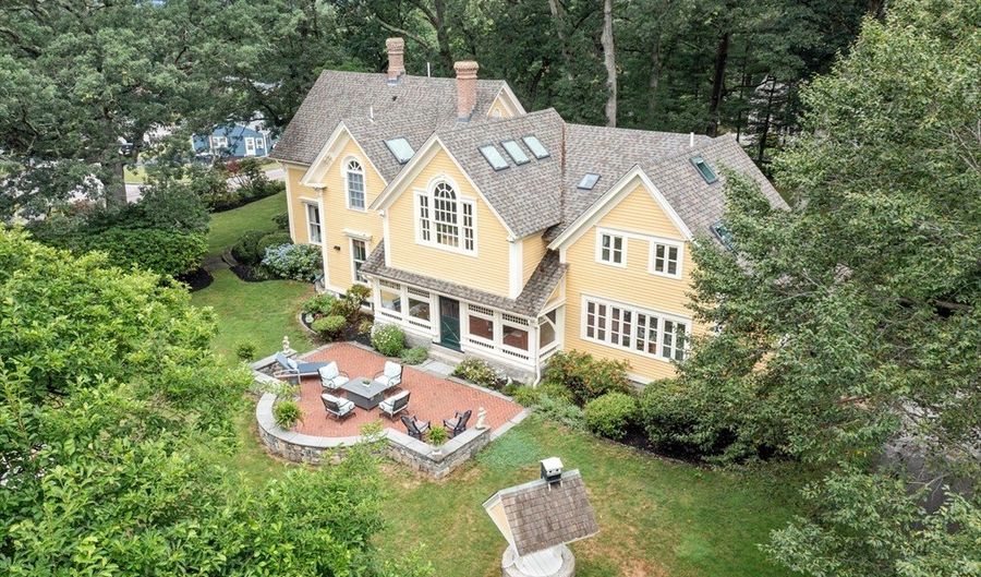 202 Paine St, Bellingham, MA 02019 - 5 Beds, 5 Bath