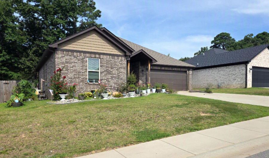 2809 Whisker Way, Benton, AR 72015 - 4 Beds, 2 Bath