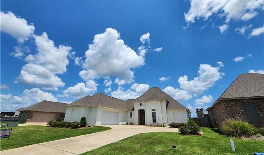 89 PECANWOOD Dr, Alexandria, LA 71303 - 4 Beds, 3 Bath
