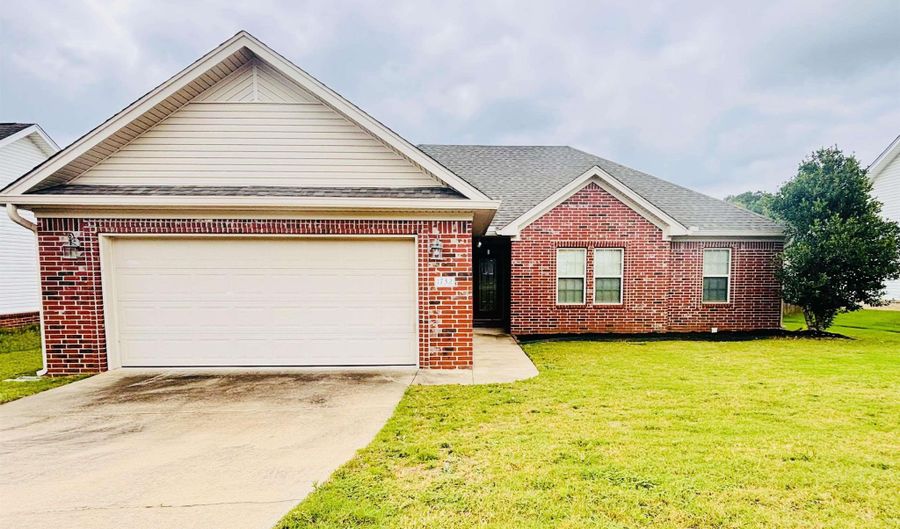 1732 White Oak Ln, Benton, AR 72019 - 3 Beds, 2 Bath
