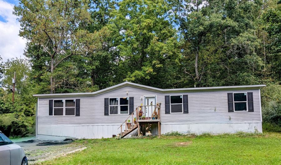 274 Rockie Hill Rd, Beattyville, KY 41311 - 4 Beds, 2 Bath