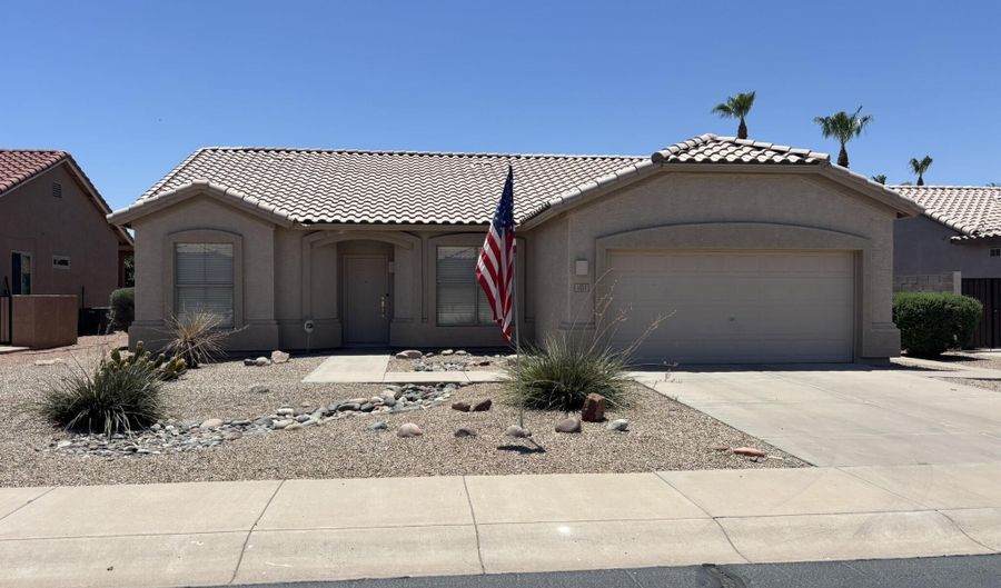 1453 E DESERT INN Dr, Chandler, AZ 85249 - 2 Beds, 2 Bath