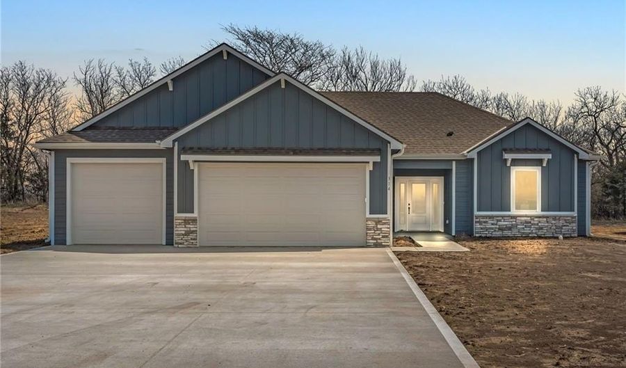 314 Rockers Dr, Baldwin City, KS 66006 - 3 Beds, 2 Bath