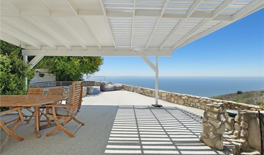 3666 Greve Dr, Rancho Palos Verdes, CA 90275 - 4 Beds, 3 Bath