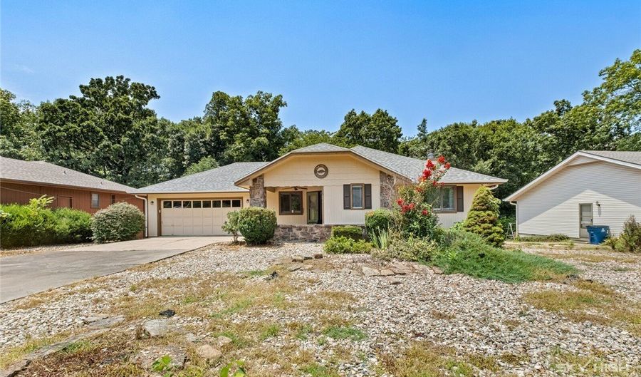 13 Yarmouth Dr, Bella Vista, AR 72715 - 2 Beds, 2 Bath