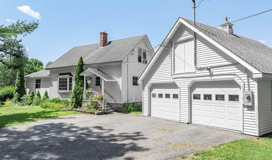 1502 Essex St, Bangor, ME 04401 - 3 Beds, 2 Bath