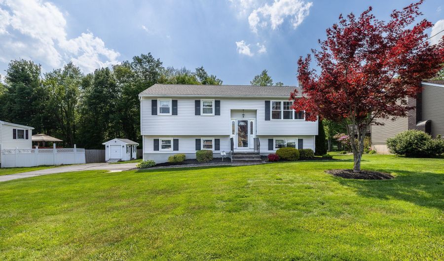 14 Hotchkiss Dr, Bristol, CT 06010 - 3 Beds, 2 Bath