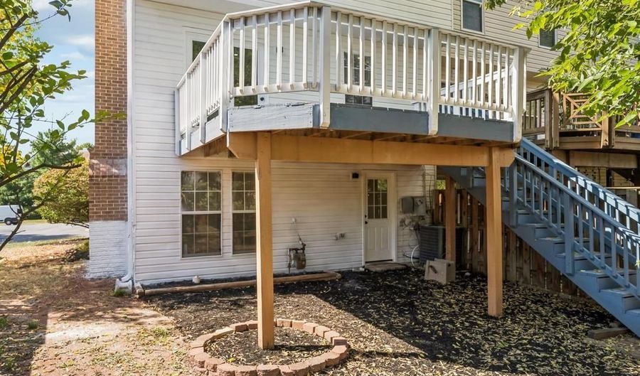 43501 POSTRAIL Sq, Ashburn, VA 20147 - 3 Beds, 3 Bath