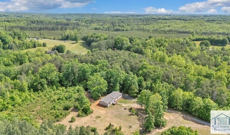 369 Smith Rd, Bassett, VA 24055 - 3 Beds, 2 Bath