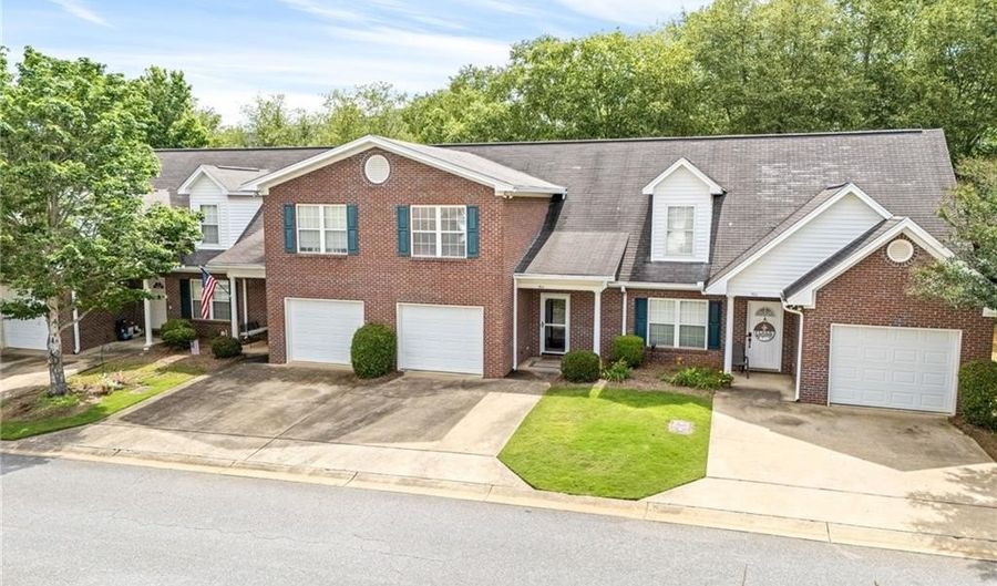 2428 E UNIVERSITY Dr 304, Auburn, AL 36830 - 2 Beds, 3 Bath