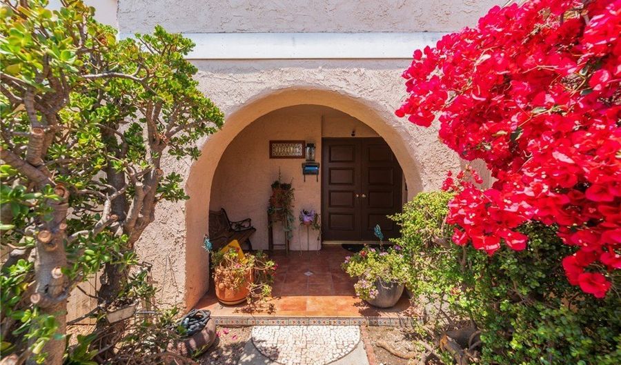 1219 221st St W, Torrance, CA 90502 - 4 Beds, 3 Bath
