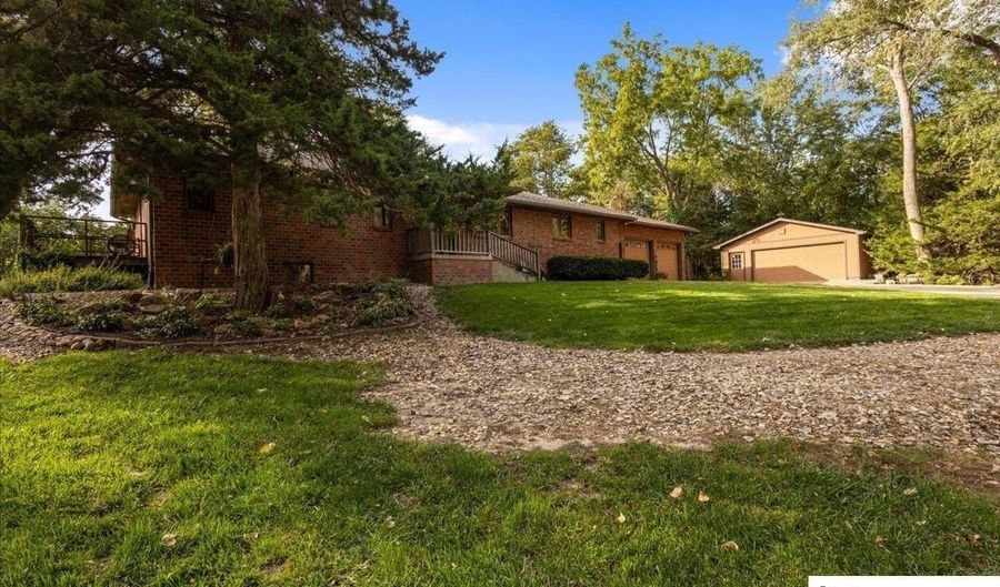 2101 Pinto Rd, Ashland, NE 68003 - 3 Beds, 4 Bath