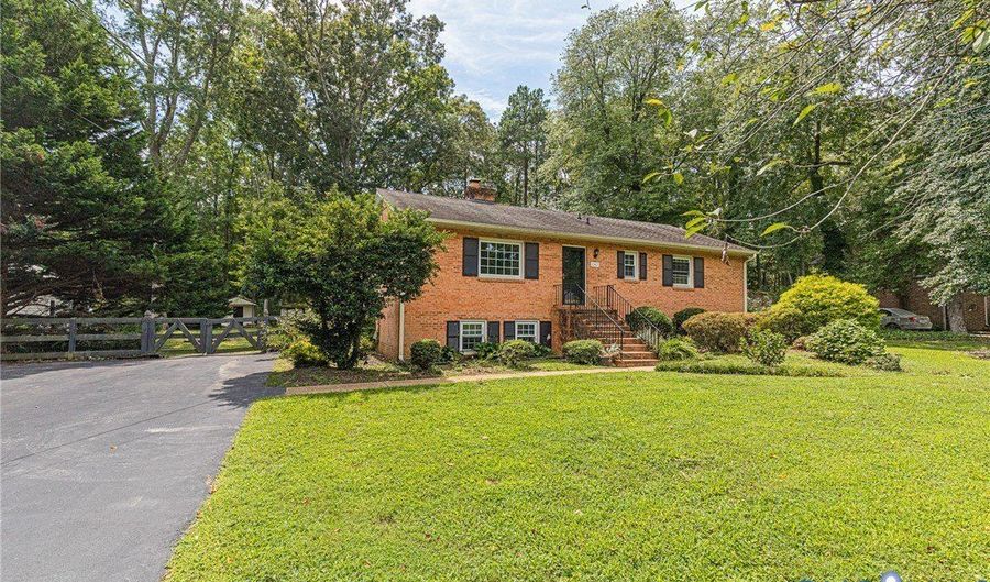 12025 Sunset Dr, Ashland, VA 23005 - 3 Beds, 3 Bath