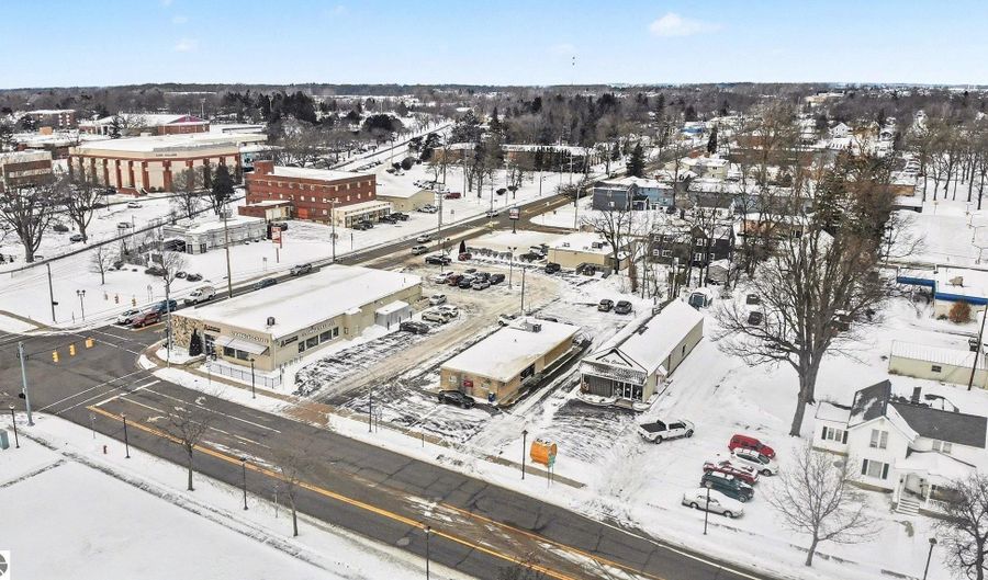 316 W Superior St, Alma, MI 48801 - 0 Beds, 1 Bath