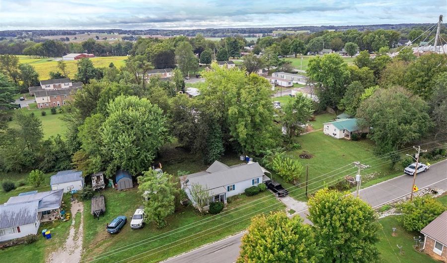 233 E Gallatin St, Adairville, KY 42202 - 2 Beds, 1 Bath