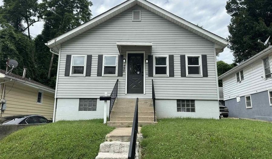 750 Park Dr, Alton, IL 62002 - 2 Beds, 1 Bath