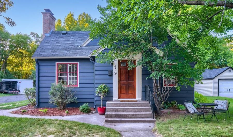 429 Fremont St, Anoka, MN 55303 - 3 Beds, 1 Bath