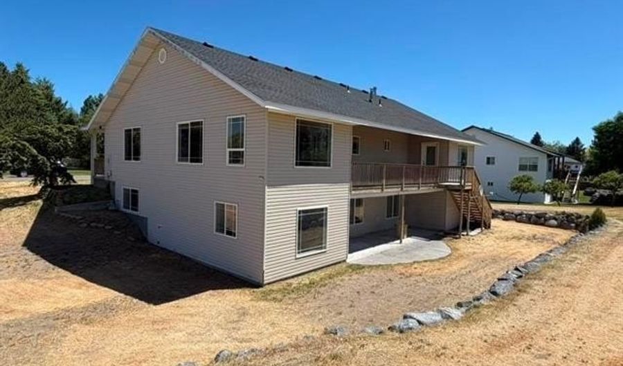 66 Bergeson Dr, Blackfoot, ID 83221 - 6 Beds, 3 Bath
