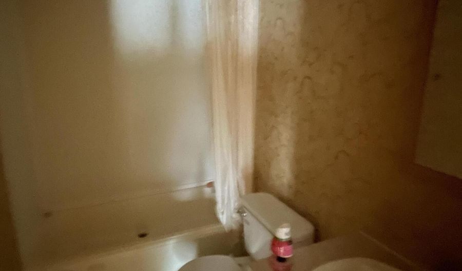 305 Hardy St, Aberdeen, MS 39730 - 3 Beds, 2 Bath
