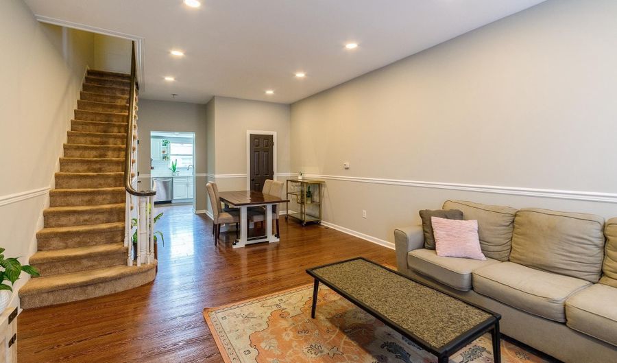 2627 E THOMPSON St, Philadelphia, PA 19125 - 2 Beds, 3 Bath