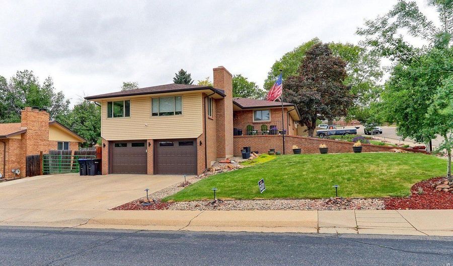 8118 W 69th Way, Arvada, CO 80004 - 3 Beds, 3 Bath