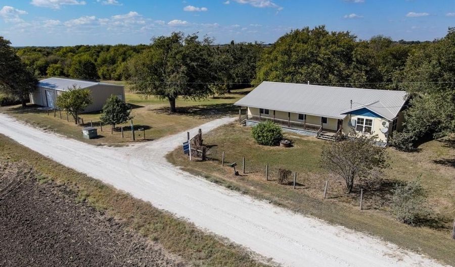 322 Hcr 2320, Abbott, TX 76621 - 3 Beds, 2 Bath