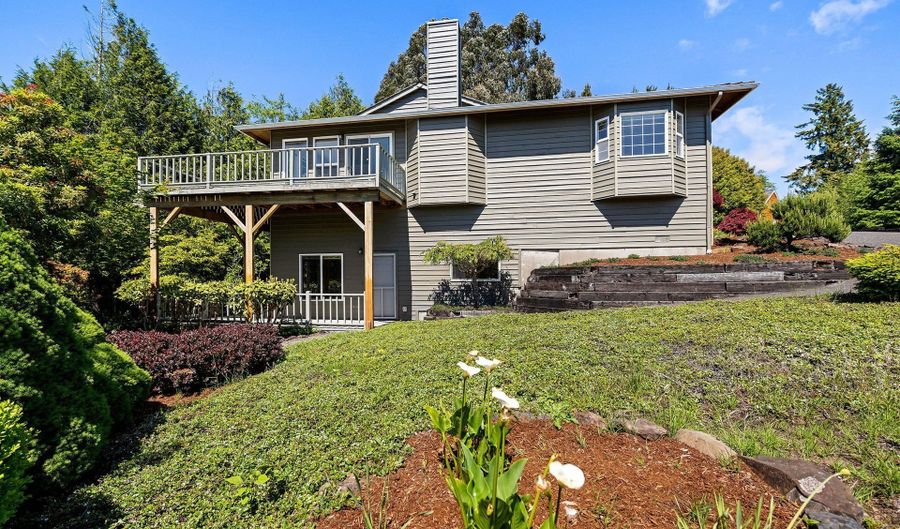 285 WALDORF Pl, Astoria, OR 97103 - 5 Beds, 3 Bath