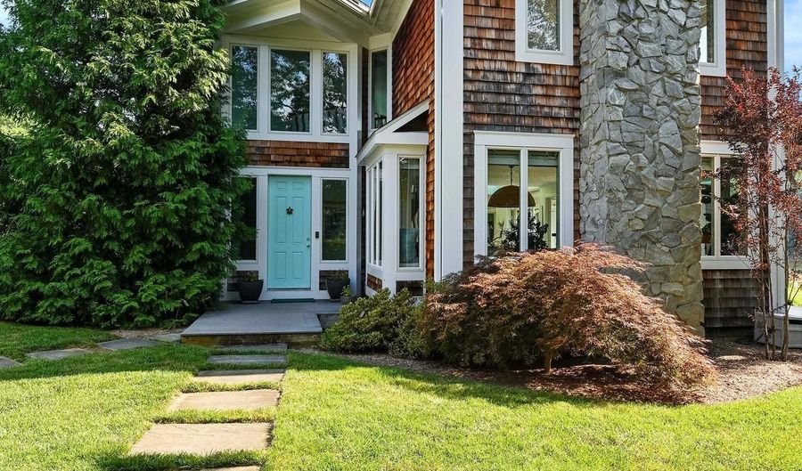 3307 HARNESS CREEK Rd, Annapolis, MD 21403 - 3 Beds, 3 Bath