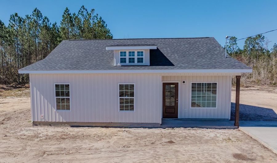 596 Beach Rd, Baxley, GA 31513 - 3 Beds, 2 Bath