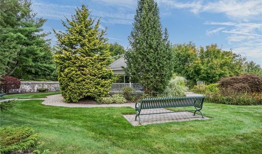 1 Stephanie Dr, Coventry, RI 02816 - 2 Beds, 2 Bath