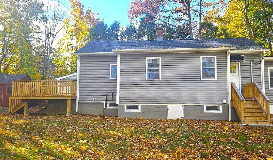 11 Cawley Ct, Bristol, CT 06010 - 2 Beds, 1 Bath