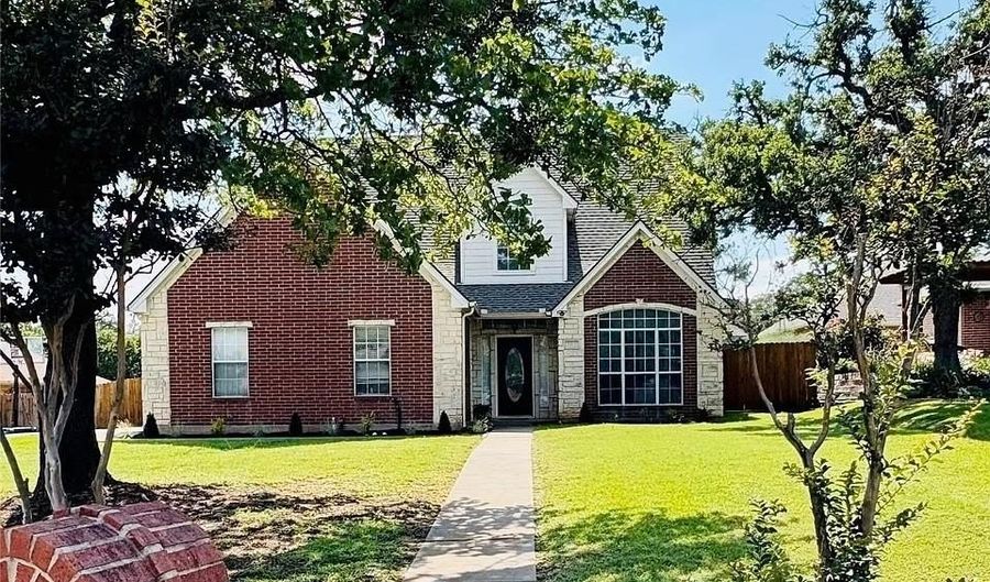 702 John Thomas Dr, Keene, TX 76059 - 4 Beds, 3 Bath