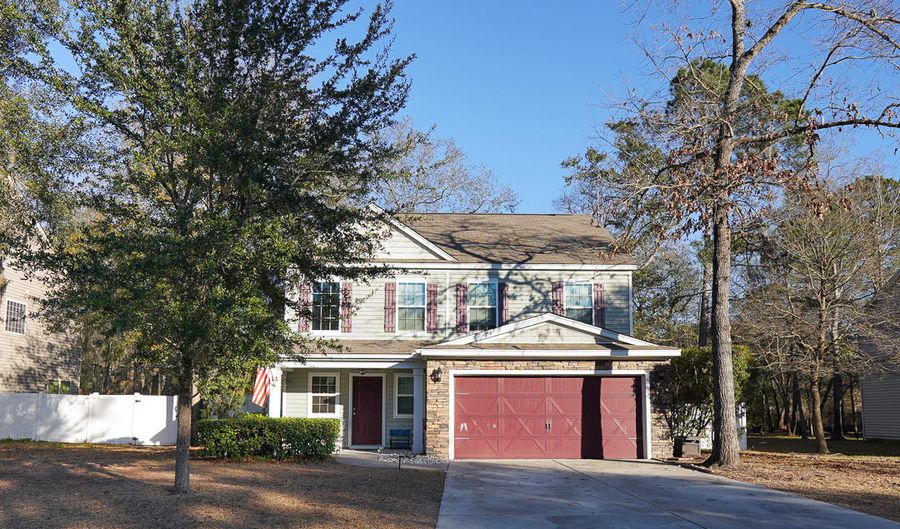 14 Oleander Dr, Beaufort, SC 29907 - 4 Beds, 3 Bath