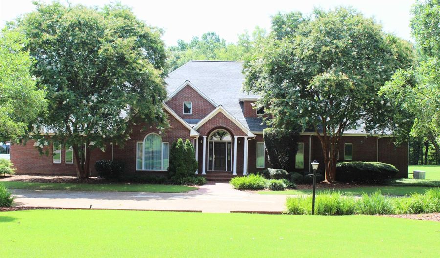 261 HILLDALE Rd, Anniston, AL 36207 - 4 Beds, 5 Bath