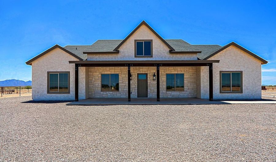 2351 E CANA Ln, Casa Grande, AZ 85194 - 5 Beds, 5 Bath