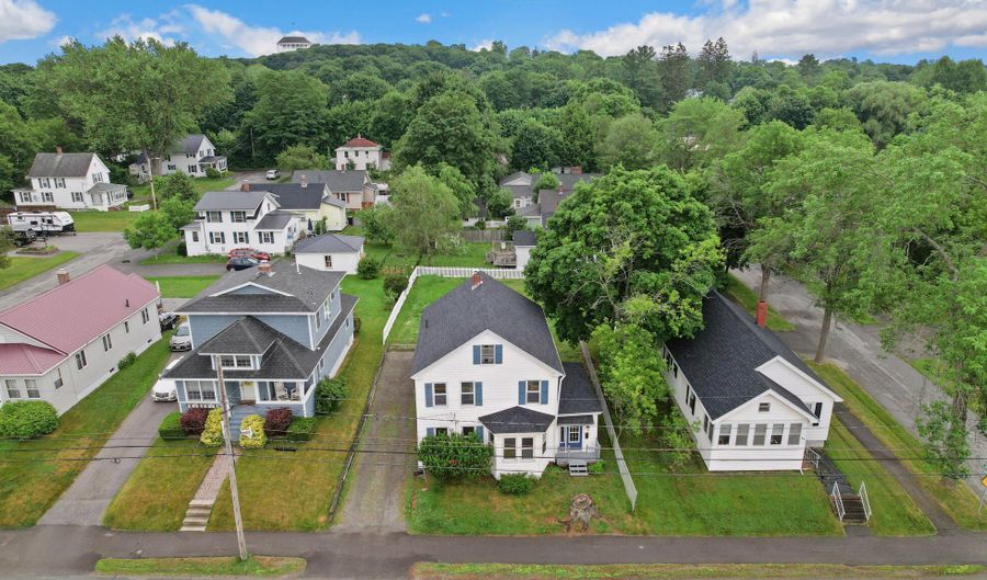 50 14th St, Bangor, ME 04401 - 3 Beds, 3 Bath